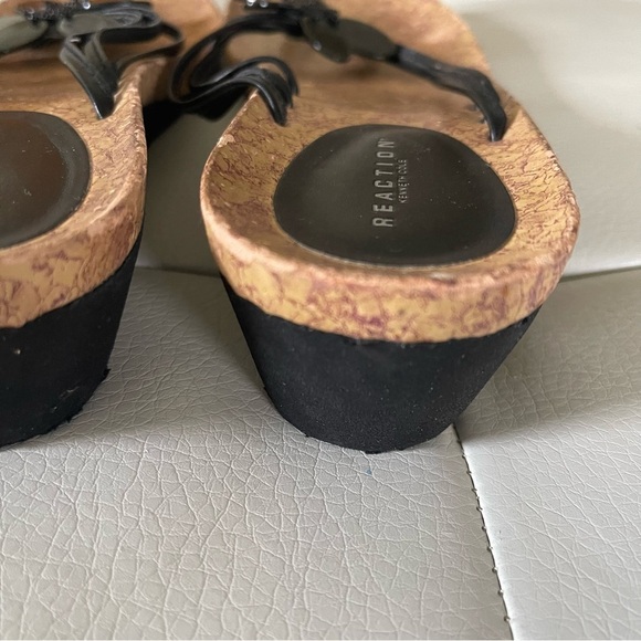 Kenneth Cole Reaction Black Wedge Embellished floral size 10 - Picture 8 of 13